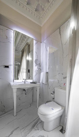 No2 Hotel by Sükrü