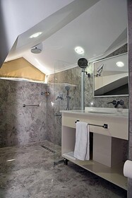 The Elegant Hotel