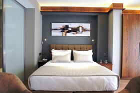 The Elegant Hotel