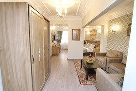Apple Tree Hotel