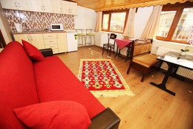 Walton Balat Residence