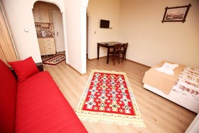 Walton Balat Residence