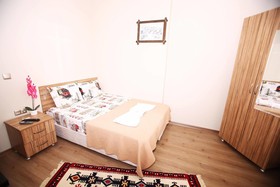 Walton Balat Residence