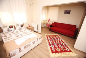 Walton Balat Residence