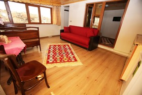 Walton Balat Residence