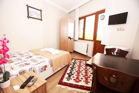 Walton Balat Residence