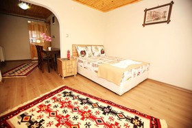 Walton Balat Residence