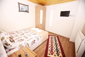 Walton Balat Residence