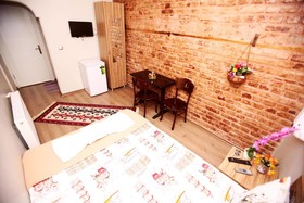 Walton Balat Residence