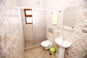 Walton Balat Residence