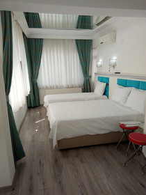 Fish Gold Apart Suites