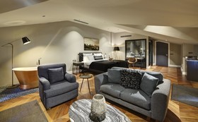 39 Kalamis Marina Hotel