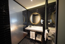 39 Kalamis Marina Hotel