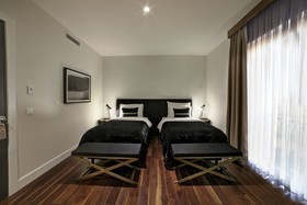 39 Kalamis Marina Hotel