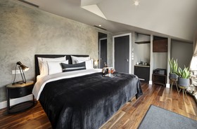 39 Kalamis Marina Hotel