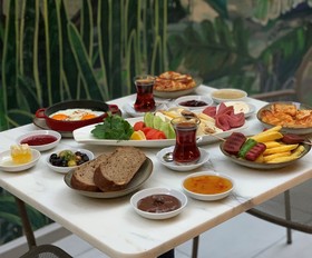 39 Kalamis Marina Hotel