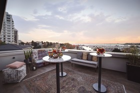 39 Kalamis Marina Hotel