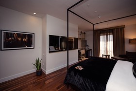 39 Kalamis Marina Hotel