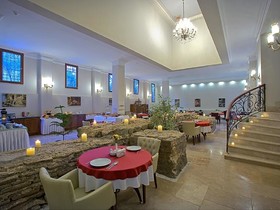 Acra Hotel