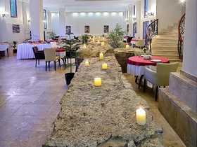 Acra Hotel