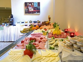 Acra Hotel