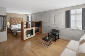 Akka Hotels Suites