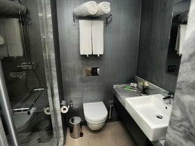 Akoni Hotel