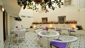 Albinas Hotel Old City
