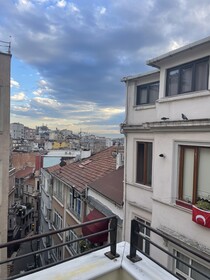 Aleksandr Pera Hotel