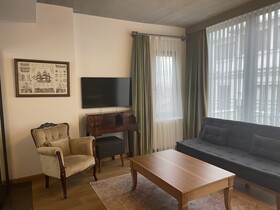 Aleksandr Pera Hotel