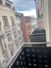 Aleksandr Pera Hotel