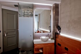 Aleksandr Pera Hotel