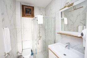 Alemeyn The Taksim Leons Hotel Cafe & Spa