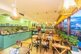 Almina Hotel
