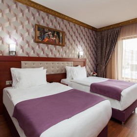 Alrazi Hotel