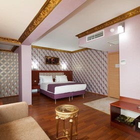 Alrazi Hotel