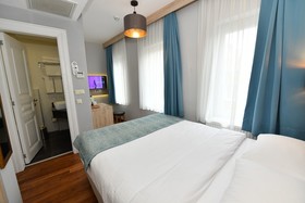 Andi Hotel
