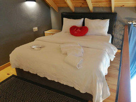 Antik River House