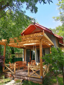 Antik River House