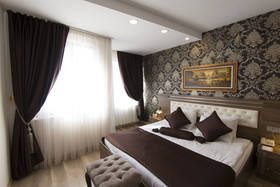 A Palace Hotel & Suites