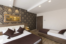 A Palace Hotel & Suites