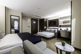 Aprilis Deluxe Hotel