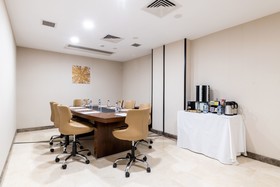 Aprilis Deluxe Hotel