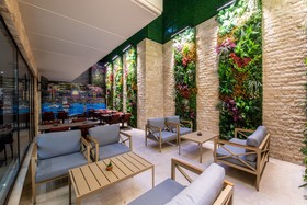 Aprilis Deluxe Hotel