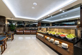 Aprilis Deluxe Hotel