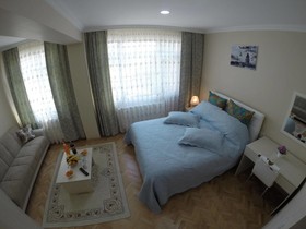Atam Suites & Apart