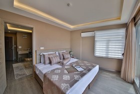 Ayramin Deluxe Hotel