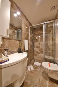 Ayramin Deluxe Hotel