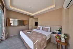 Ayramin Deluxe Hotel
