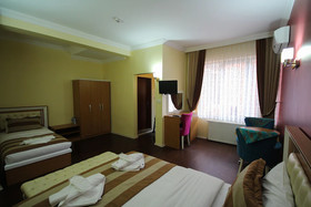 Azre Hotel